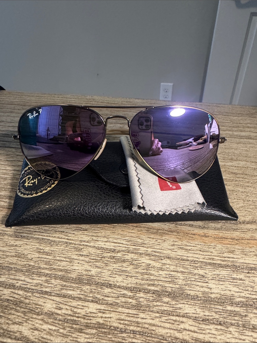 Like new metal aviator polarized Ray-Ban‘s